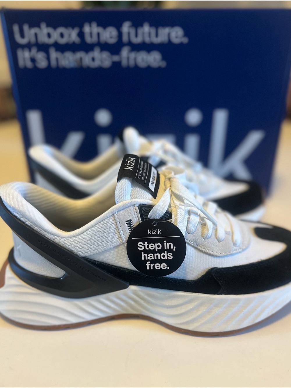 NWT Kizik Women's MONACO 7.5 Black & White Hands-Free Sneaker